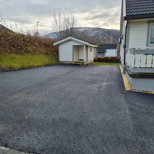 Asfaltering av gårdsplass